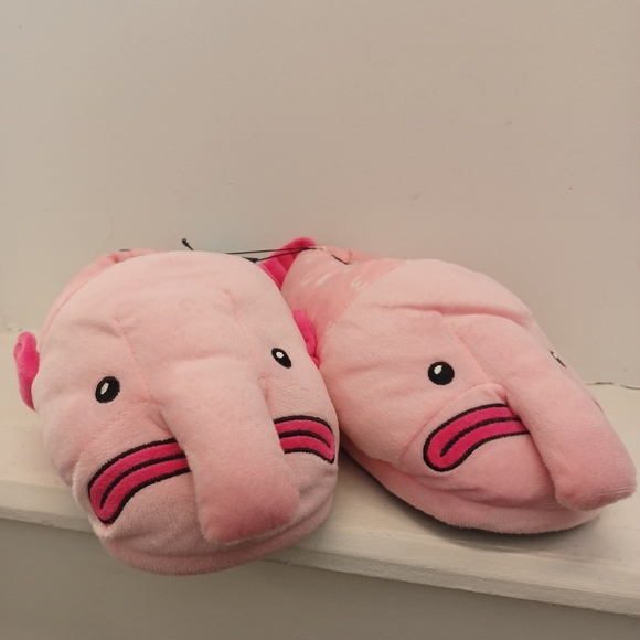 Coddies Pink Blobfish Plush Unisex Slippers Size Medium - Picture 5 of 13